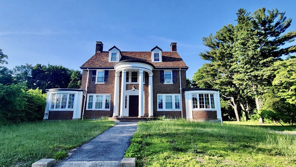 37 Harrison St in Taunton