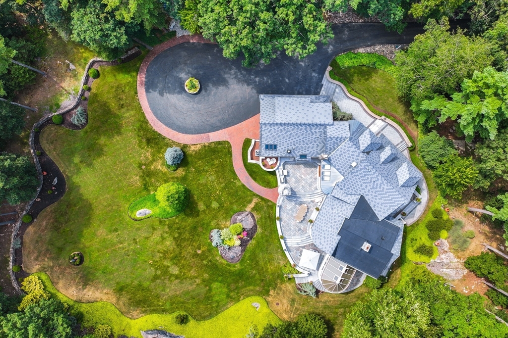 70 Lazell Street in Hingham
