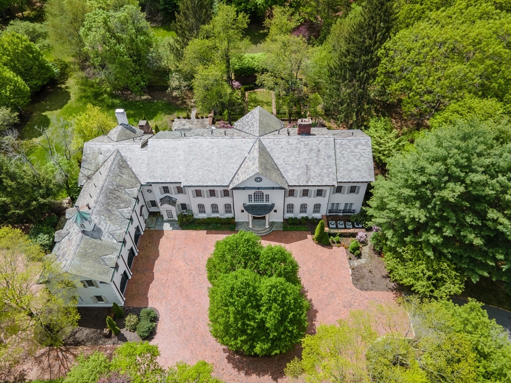 200 Pond Road in Wellesley