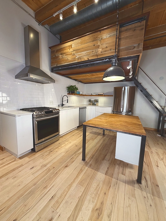 21 Wormwood St #218 in Boston