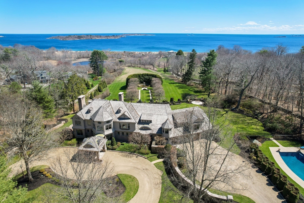 53 Paine Avenue in Beverly