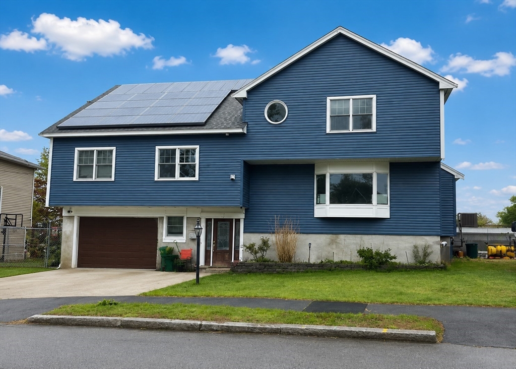 63 Doonan St in Medford