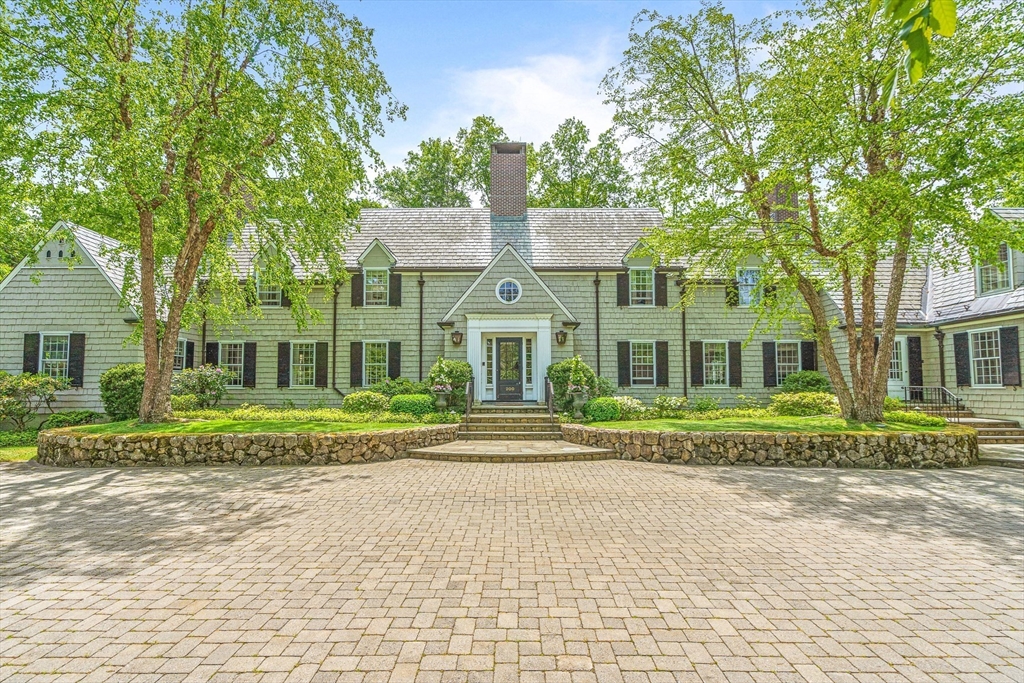 200 Cliff Rd in Wellesley Hills