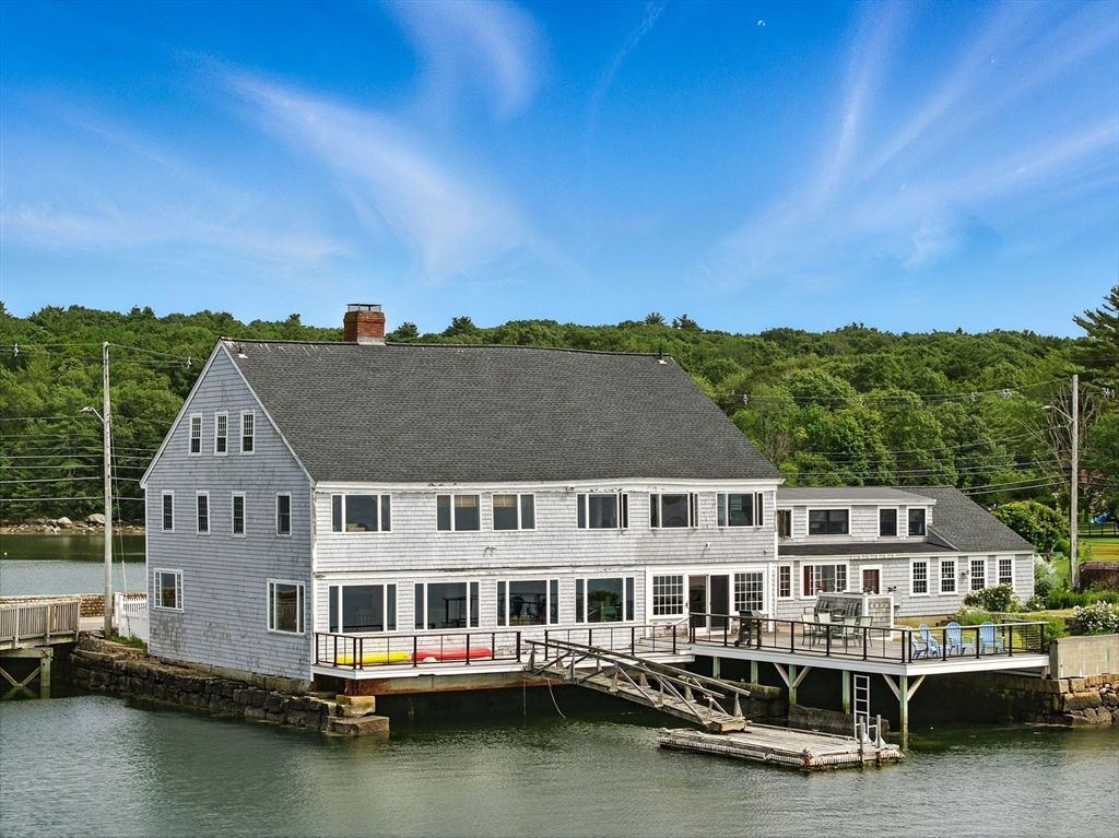 672 Washington Street in Gloucester