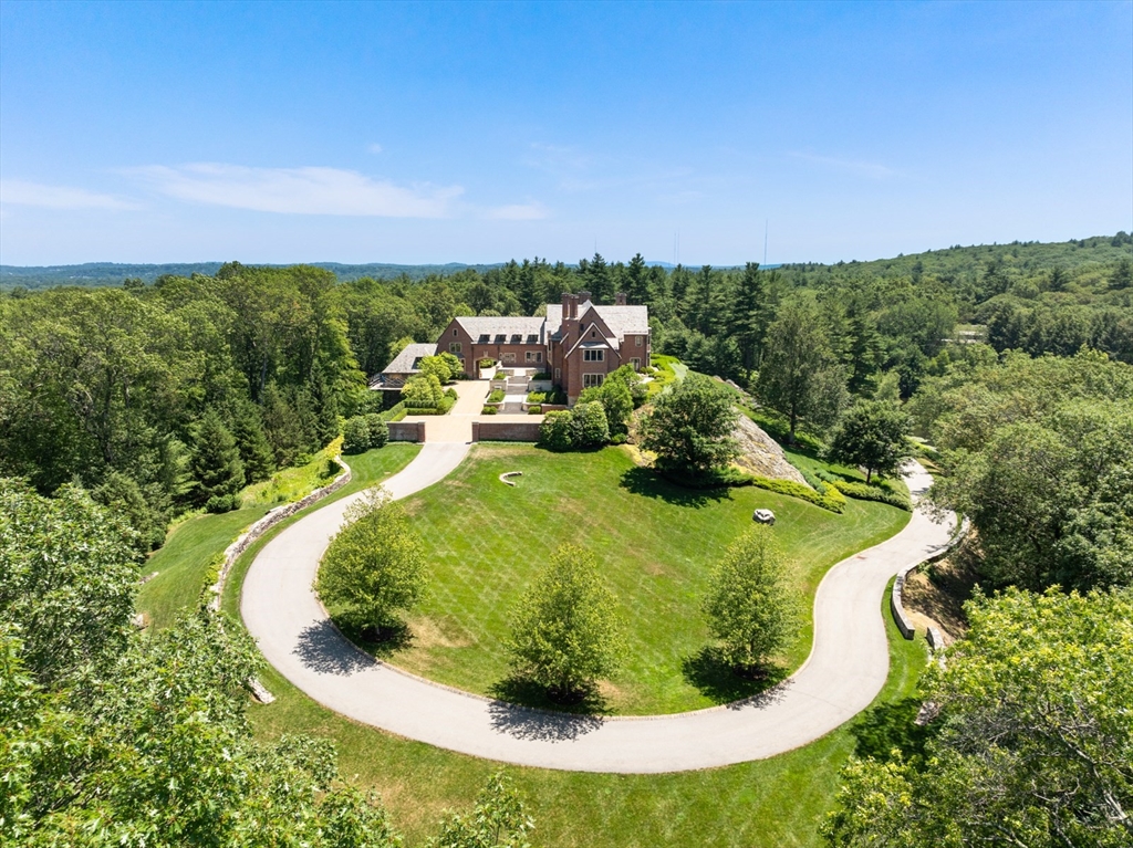 4 Willow Road in Weston