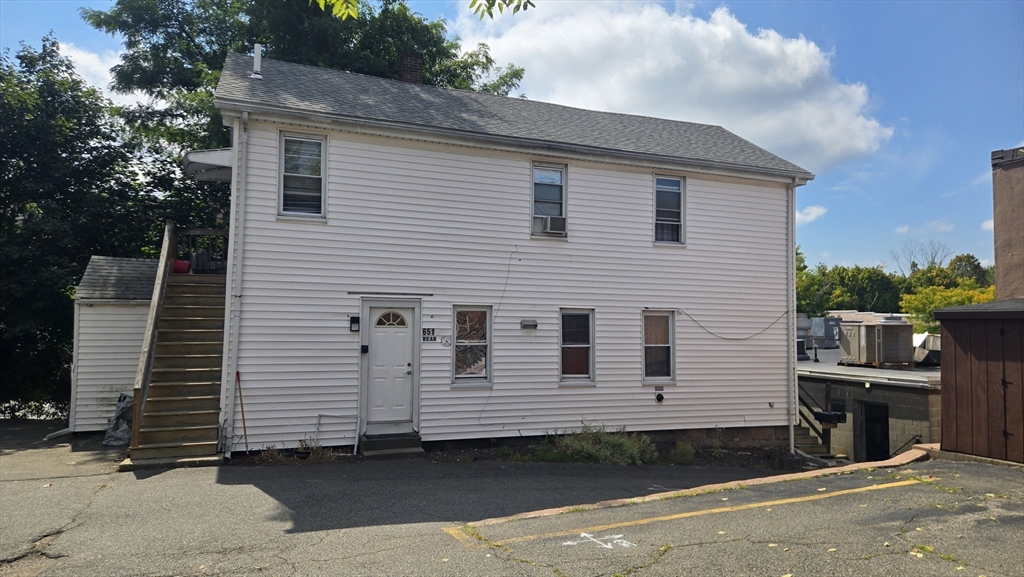 651 Washington St in Canton