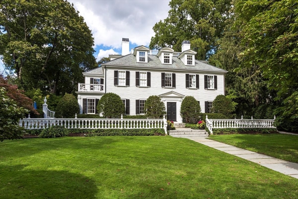 153 Brattle St in Cambridge