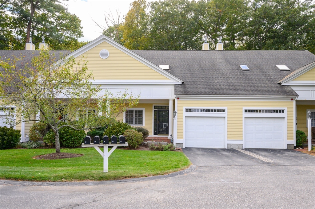 18 Whiting Lane #18 in Hingham