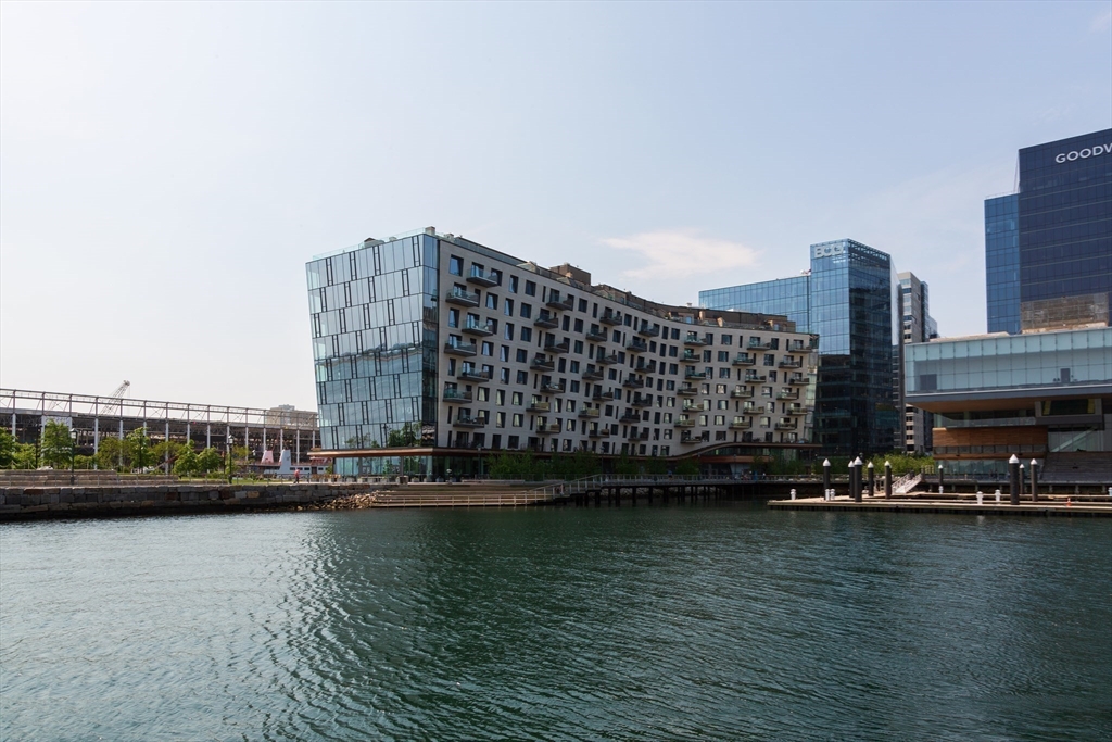 300 Pier 4 Blvd #7G in Boston