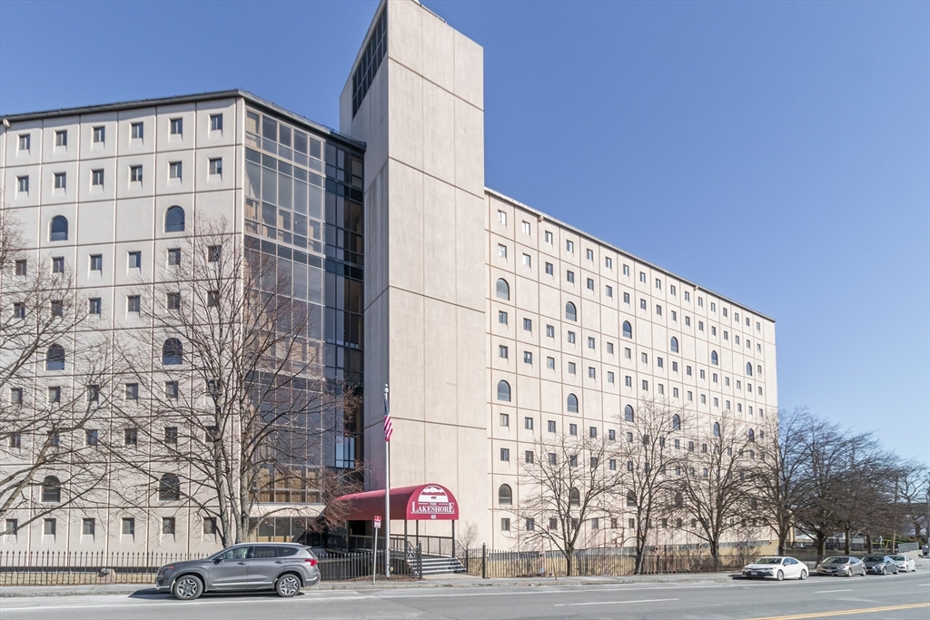 65 Lake Avenue #1008 in Worcester