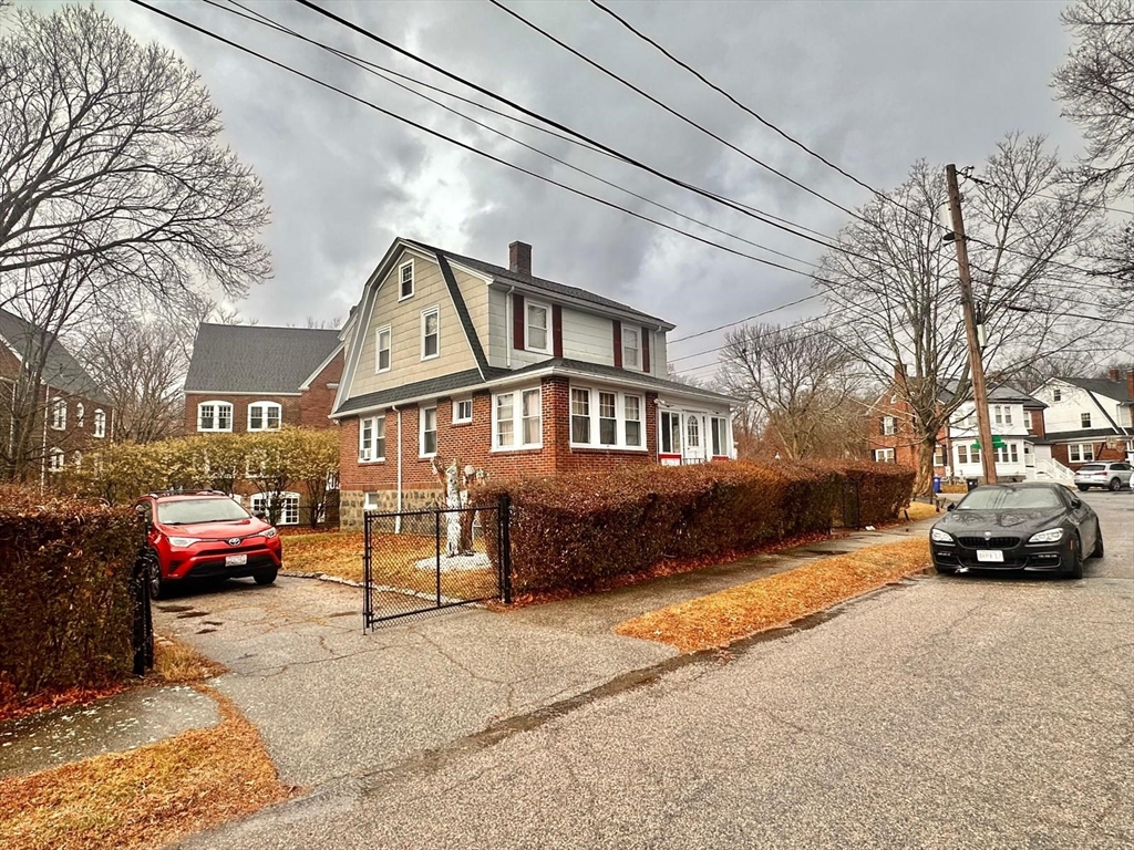 7 ParkWay Cres in Milton