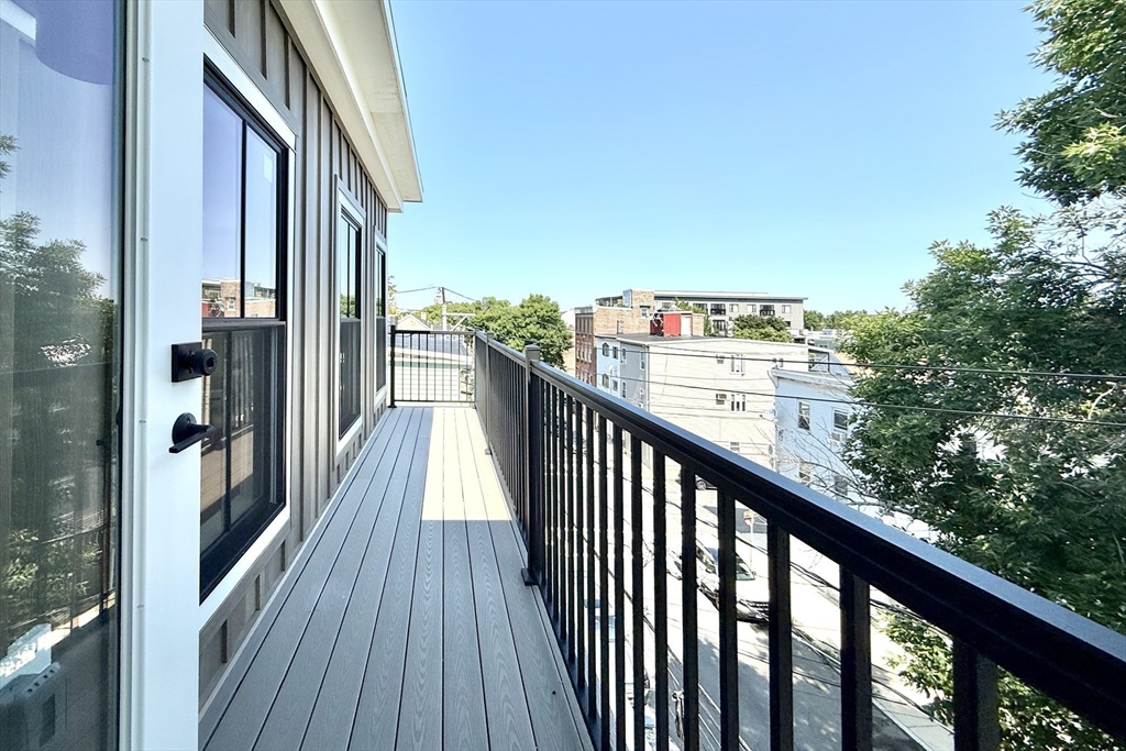 165 Everett St #7 in Boston