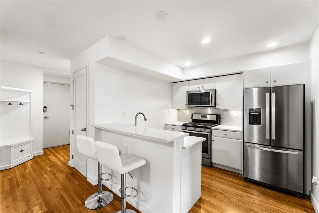 125 B St #1D in Boston