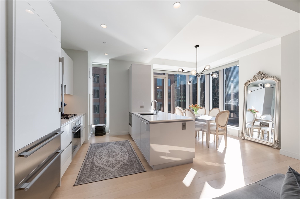 135 Seaport Blvd #1806 in Boston