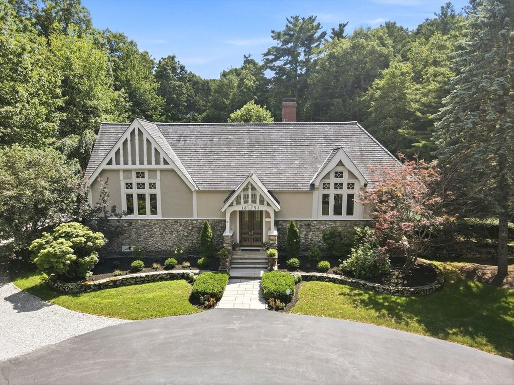 701 Country Way in Scituate