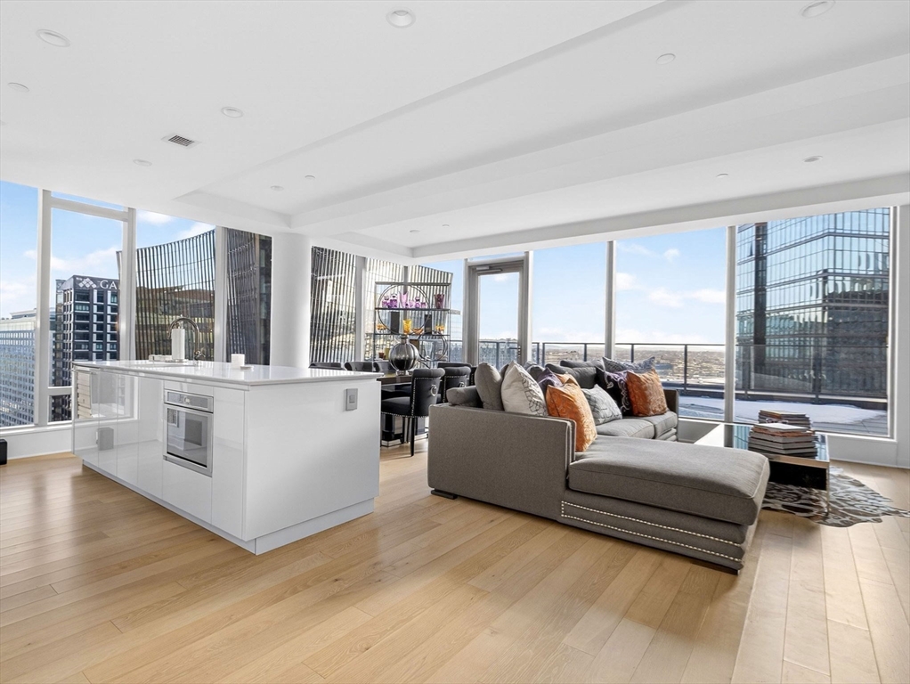 135 Seaport Blvd #2008 in Boston