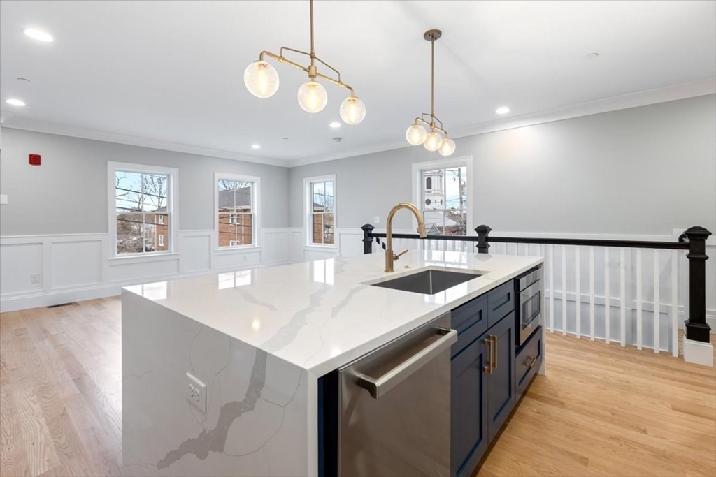 30 Dighton #1 in Brighton
