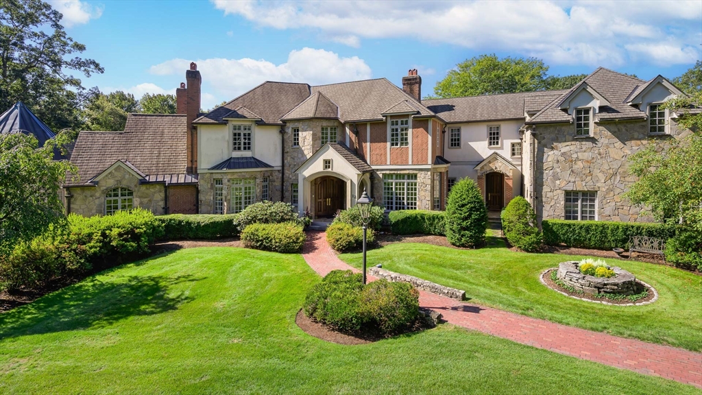 12 Wyndemere Drive in Southborough