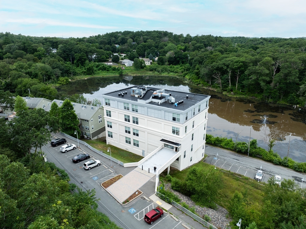 24 Cobblestone Ln #603 in Gloucester