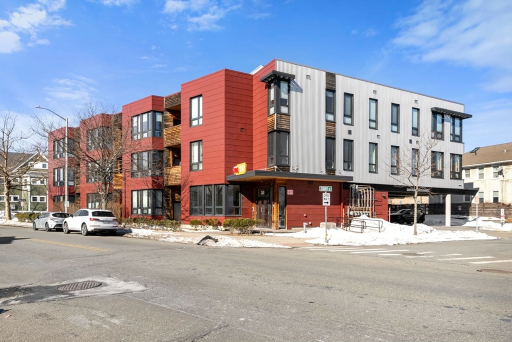 240 Salem St #3B in Medford