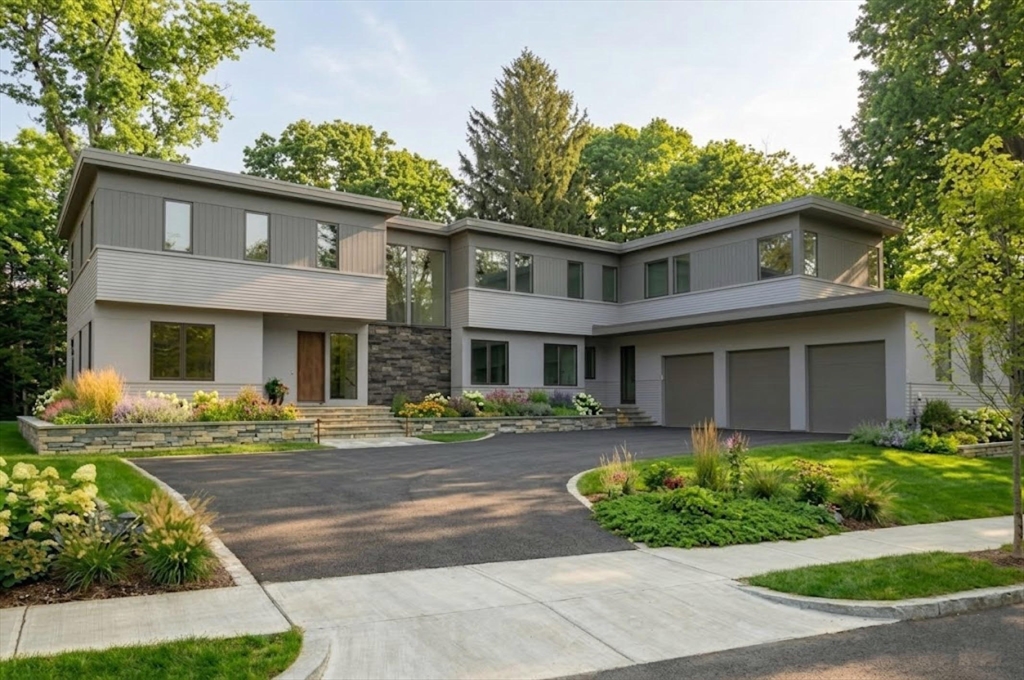 18 Annawan Rd in Waban