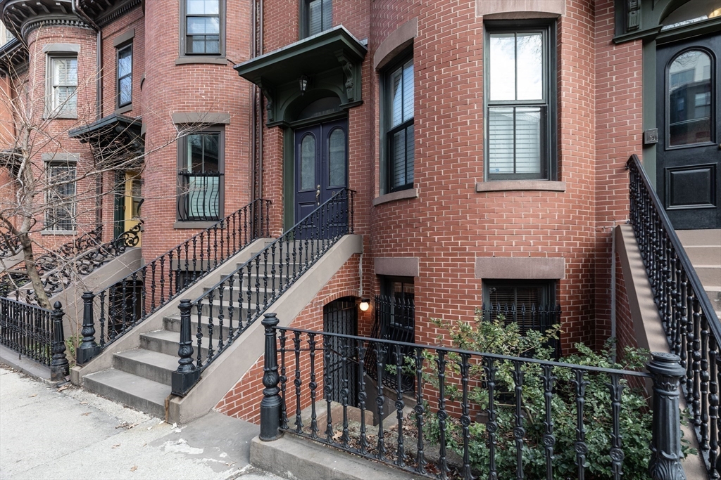 82 E Brookline St #1 in Boston