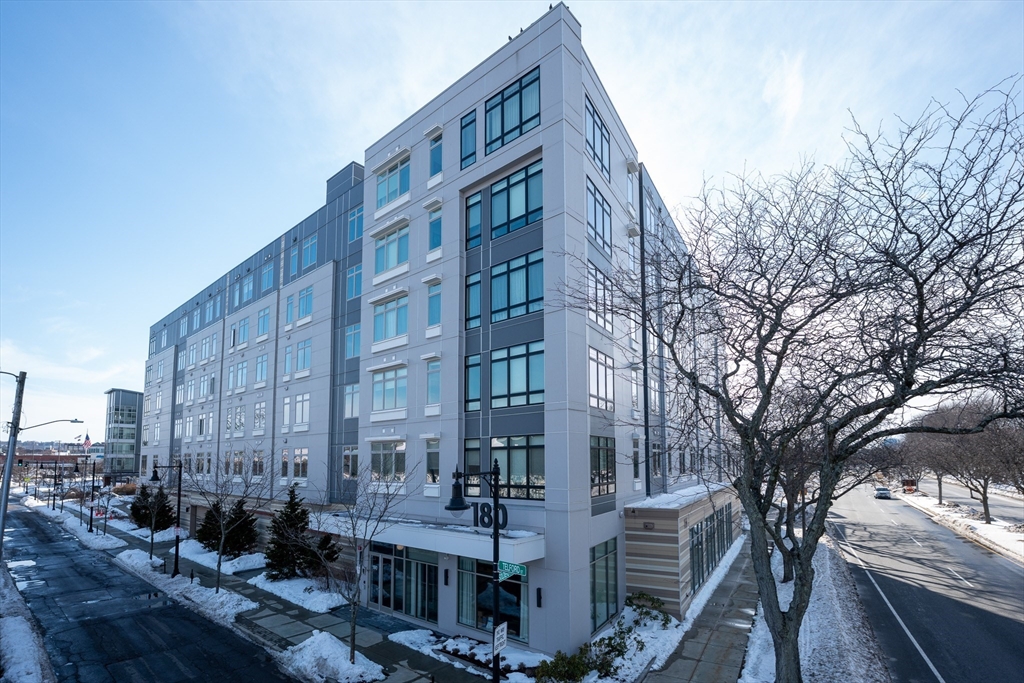 180 Telford St #605 in Brighton