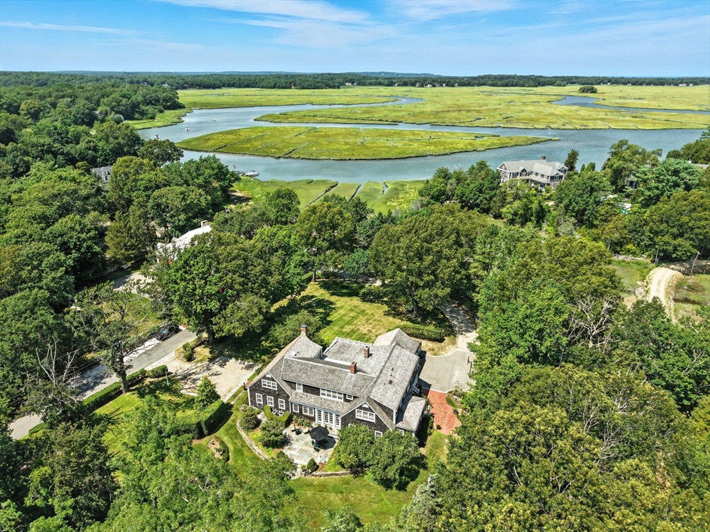 39 Bay Pond Rd in Duxbury