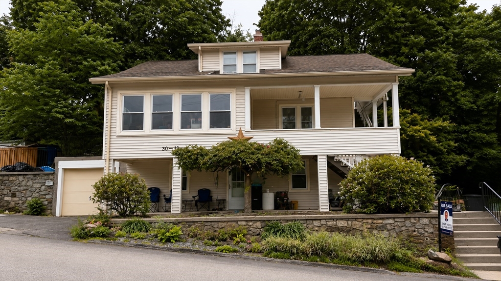 30-32 Dewey Rd in Shrewsbury