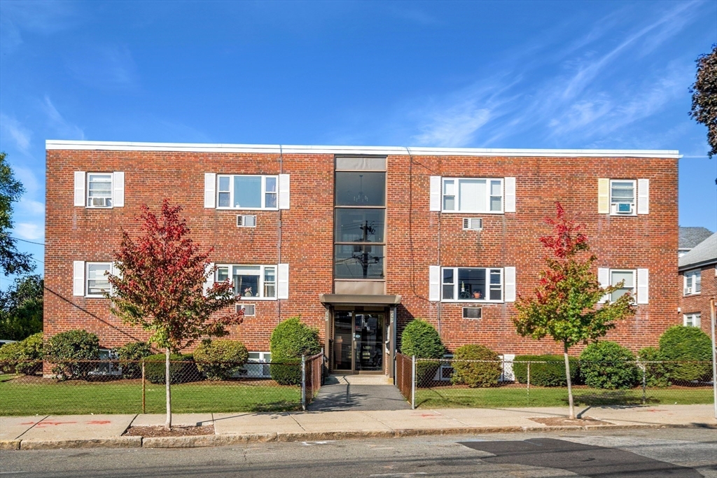 297 Main St #3 in Medford