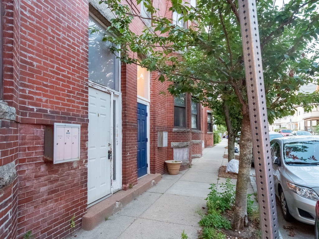 4 Saxton St in Dorchester