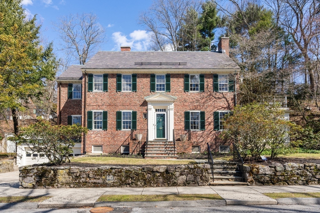 140 Dudley St in Brookline