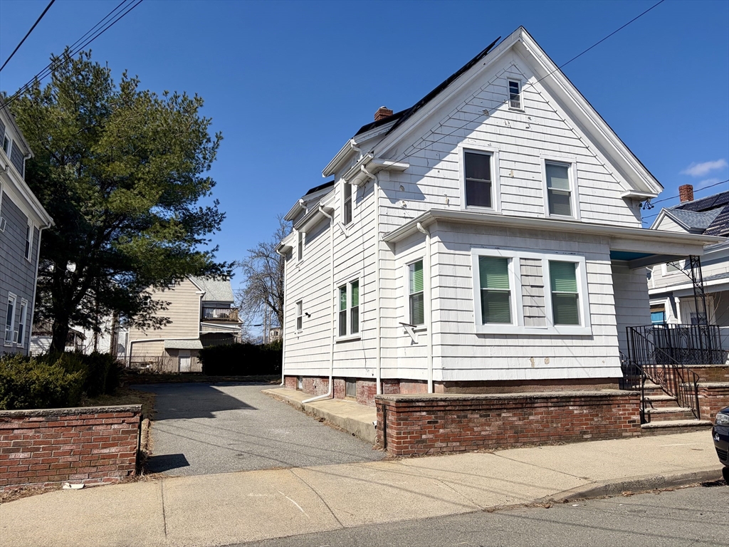 26 Kirtland St in Lynn