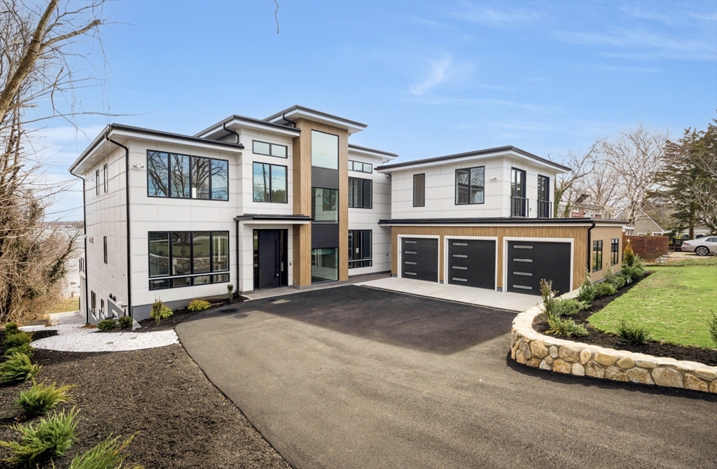 156 Crabtree in Quincy