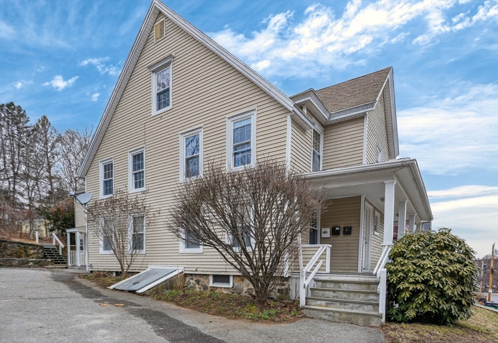 17 Mason St in Hudson