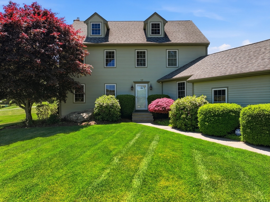 17 Stoneybrook Rd in North Grafton
