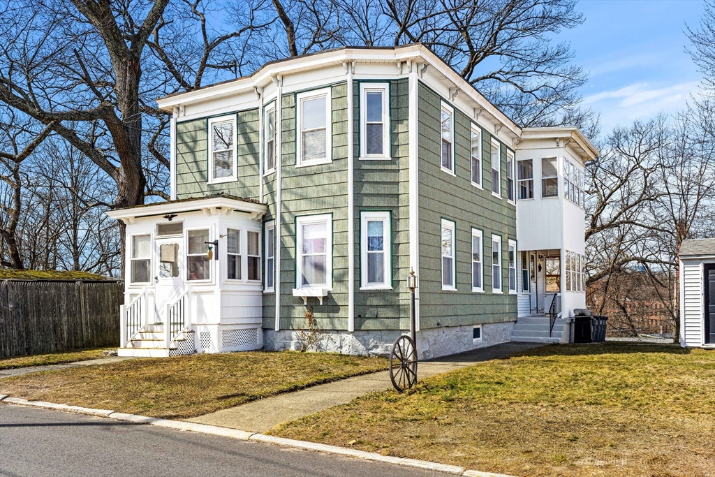 41-43 Highland Ave in North Chelmsford