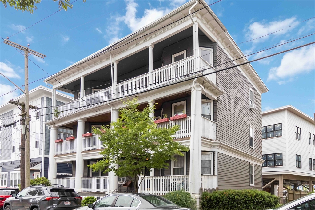 10 Beach Rd #1 in Winthrop