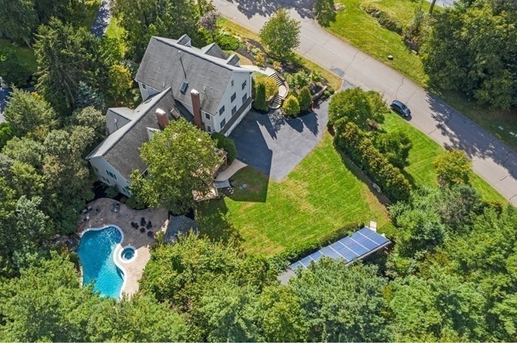 1 Gussett Rd in Wenham