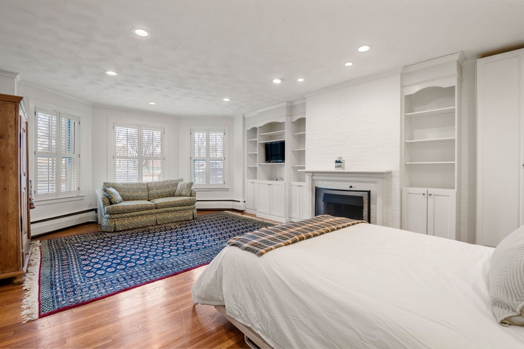 236 Beacon St #1E in Boston