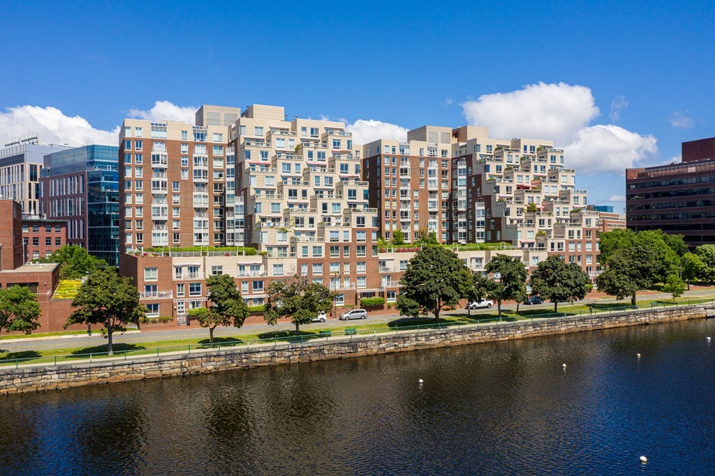 75-83 Cambridge Pkwy #E1203 in Cambridge