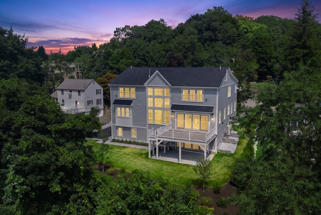 320 Concord Avenue in Lexington