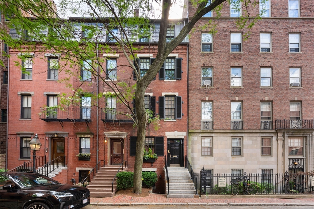 8 Otis Place in Boston