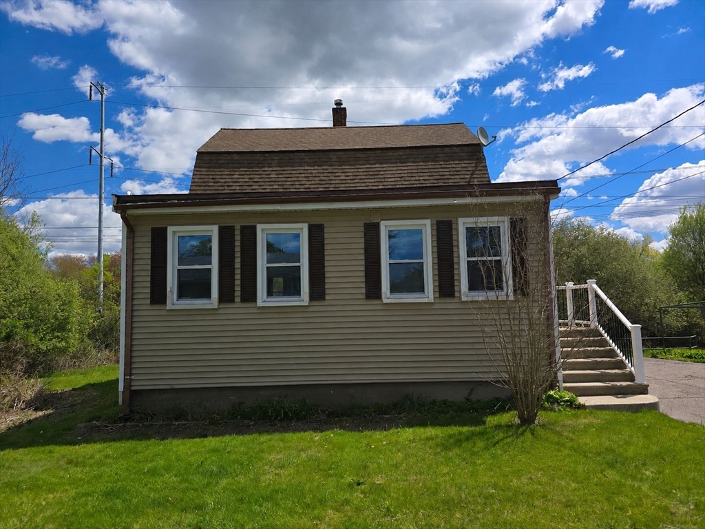 33 Hayes Ave in Whitman