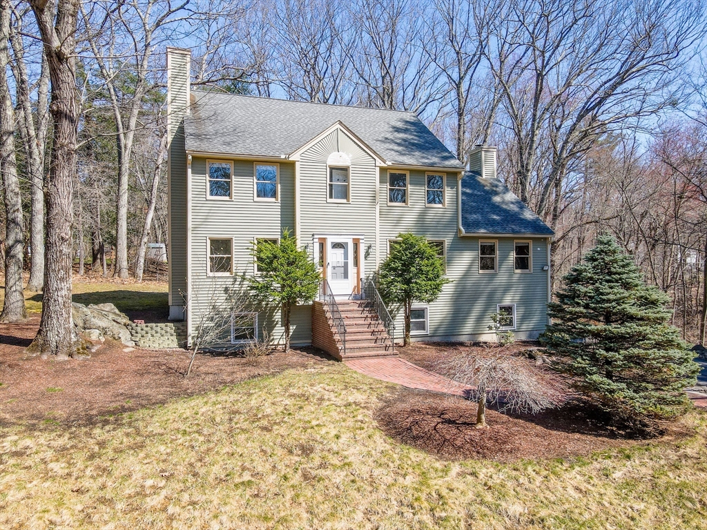 255 Hay Meadow Rd in North Andover