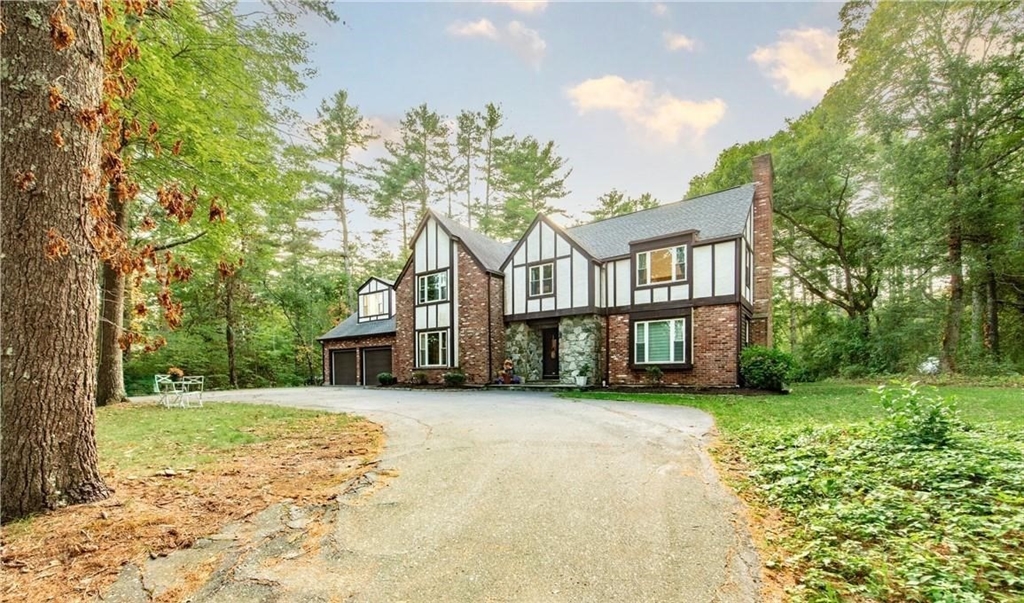 6 Running Stream Road in Rehoboth