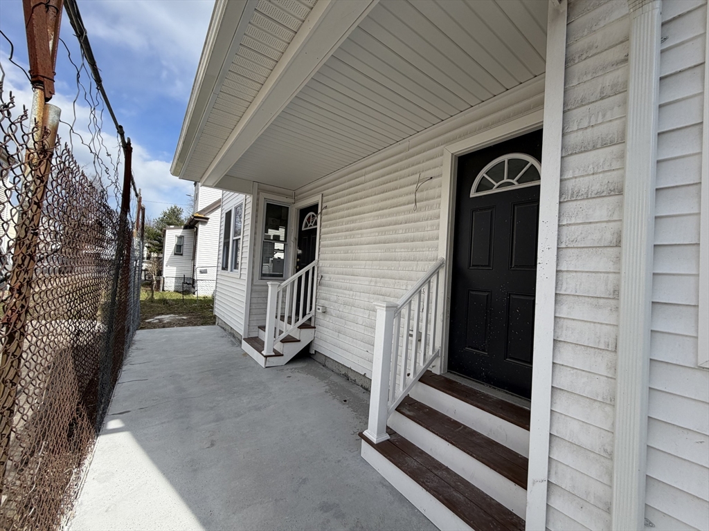 7 Parkway St in Dorchester Center