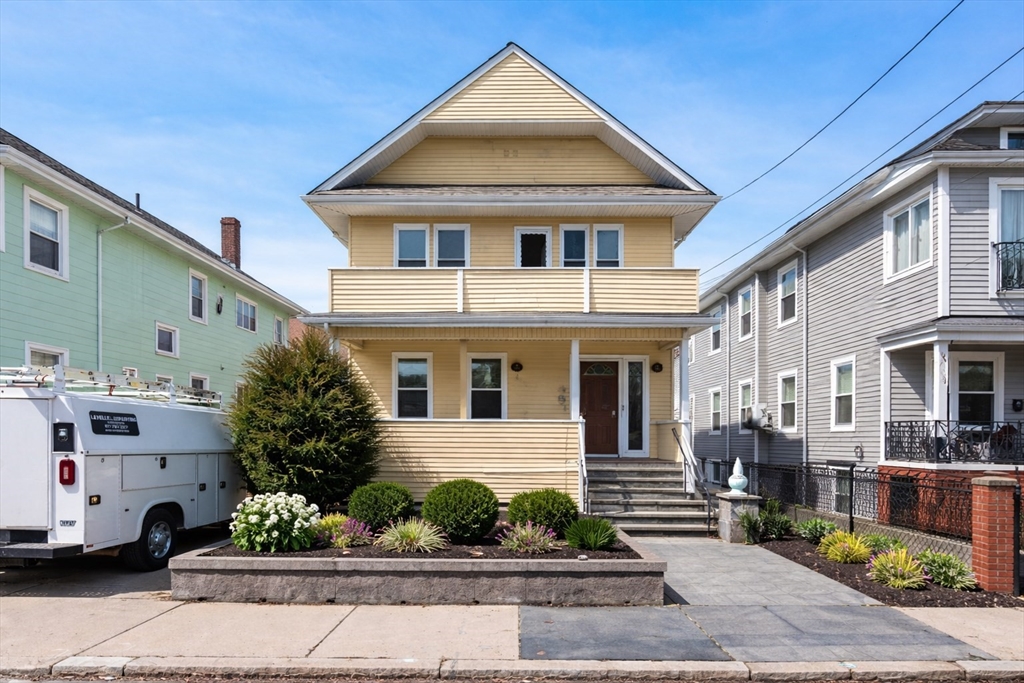 123 Willis Ave in Medford