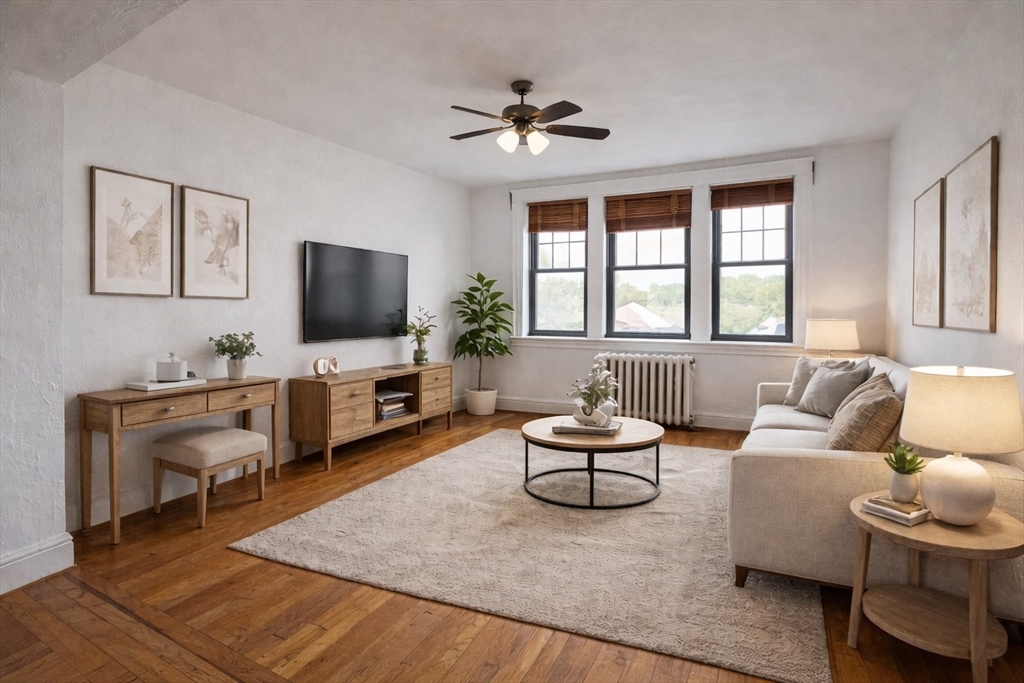 2001 Commonwealth Ave #4 in Brighton