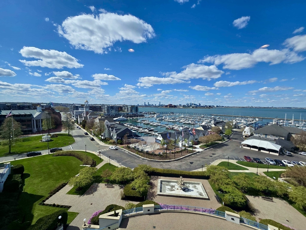 2001 Marina Dr #605 in Quincy